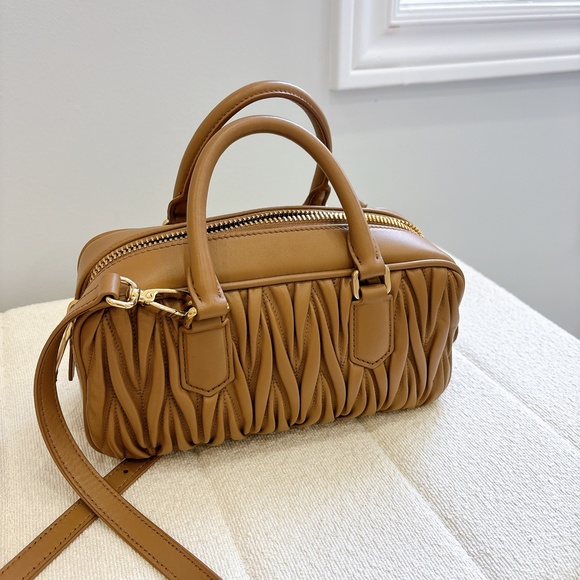 BRAND NEW MIUMIU ICONIC BAG - Picture 6 of 11